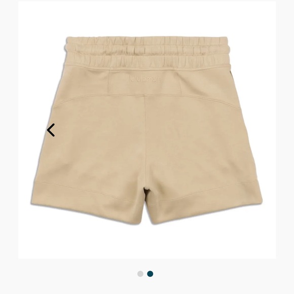 Lululemon Soft ambitious, high-rise shorts with pockets - Picture 1 of 5